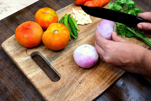 Why You Should Always Choose a Wooden Cutting Board